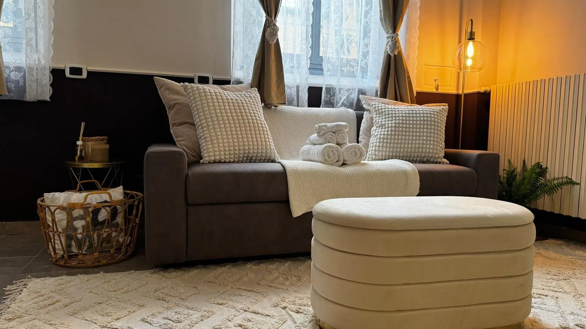 Regina Milano In Verona - Sky Tv, Wifi E Breakfast Box Apartamento