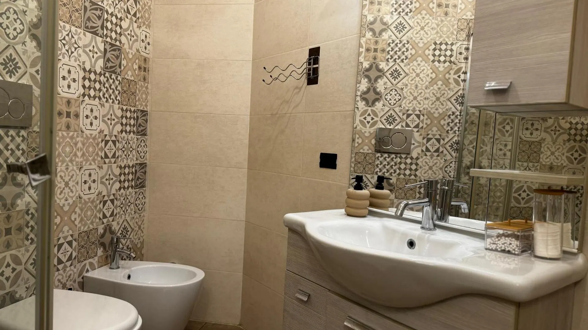 شقة Regina Milano In Verona - Sky Tv, Wifi E Breakfast Box إيطاليا
