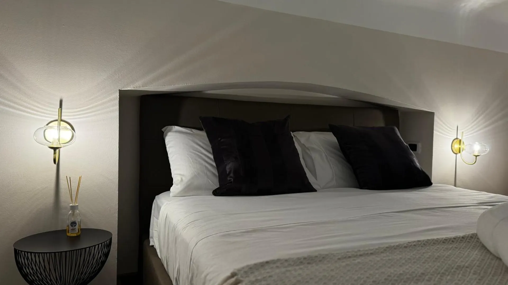 شقة Regina Milano In Verona - Sky Tv, Wifi E Breakfast Box 0*, ميلان إيطاليا